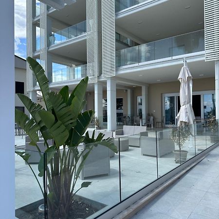 Hotel Petite Fleur Alba Adriatica Εξωτερικό φωτογραφία
