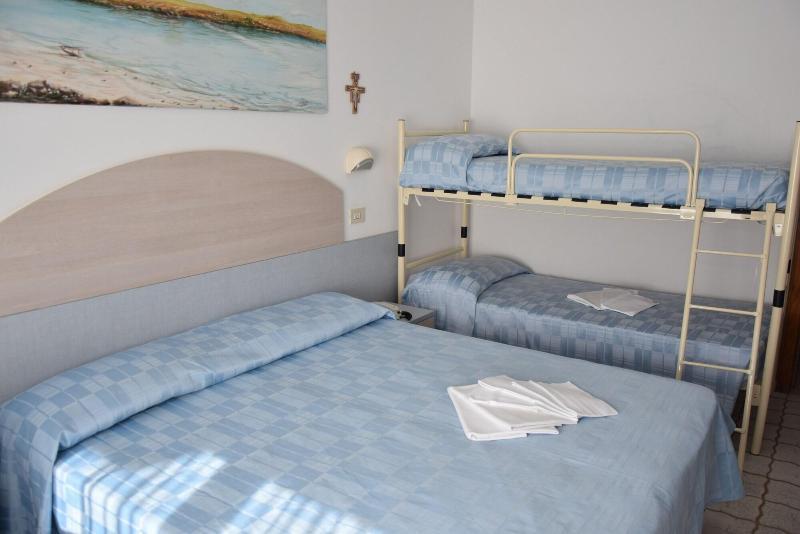 Hotel Petite Fleur Alba Adriatica Εξωτερικό φωτογραφία