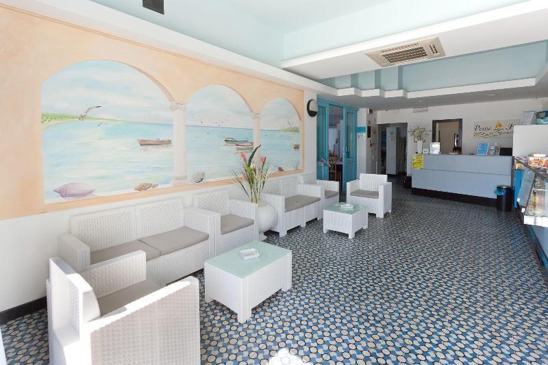 Hotel Petite Fleur Alba Adriatica Εξωτερικό φωτογραφία
