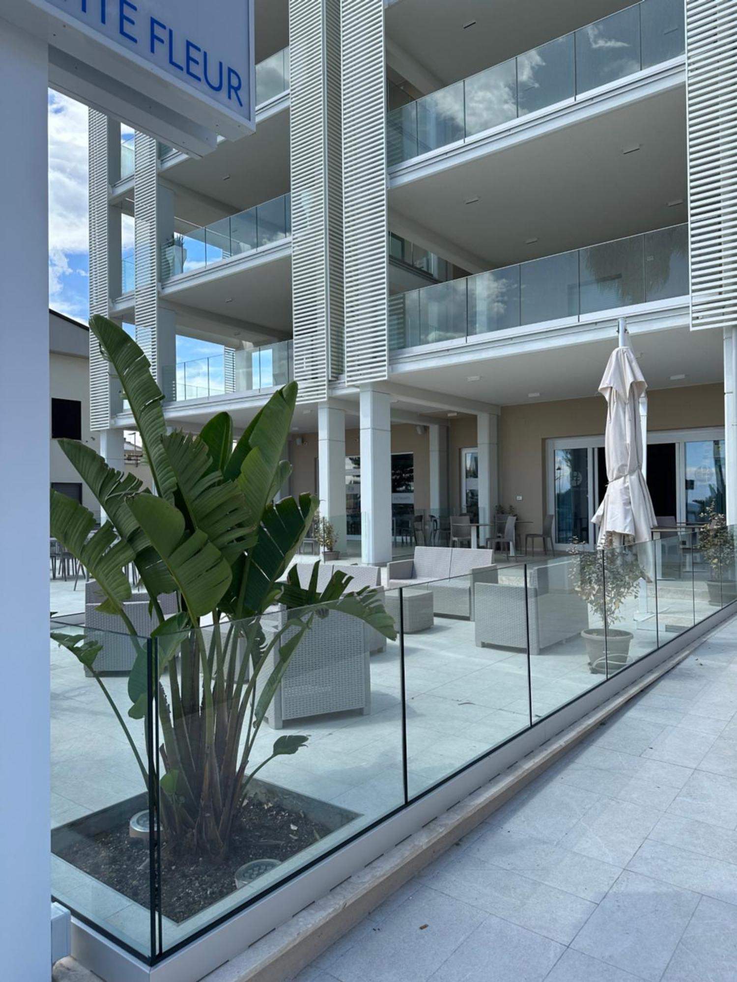 Hotel Petite Fleur Alba Adriatica Εξωτερικό φωτογραφία