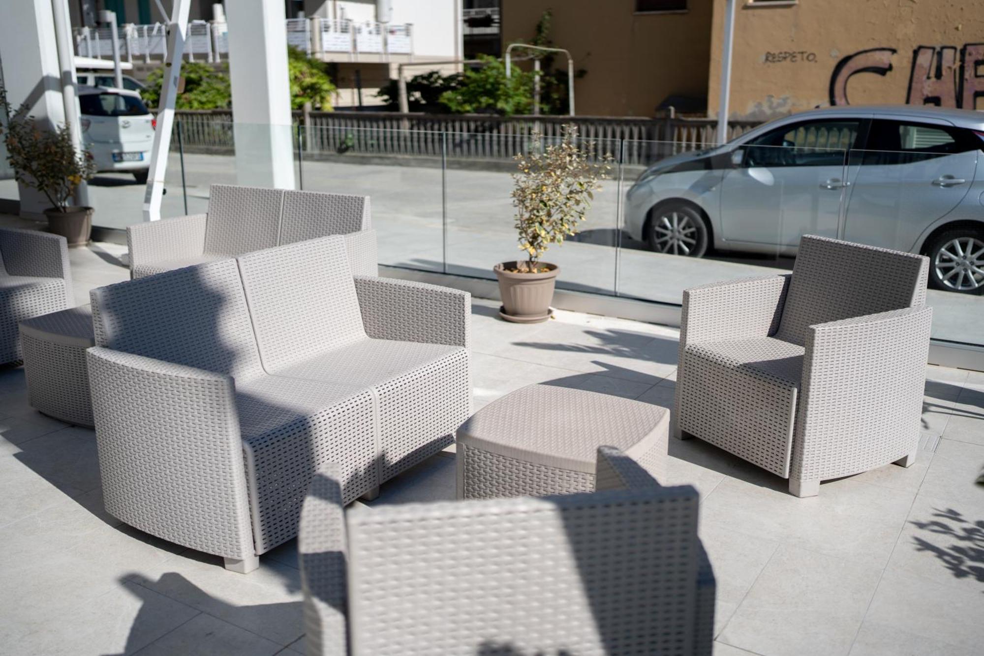 Hotel Petite Fleur Alba Adriatica Εξωτερικό φωτογραφία