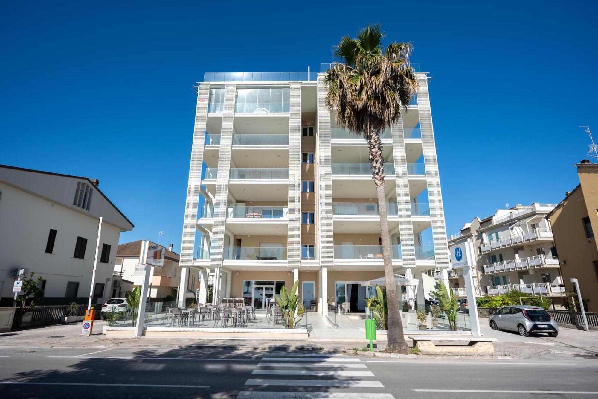Hotel Petite Fleur Alba Adriatica Εξωτερικό φωτογραφία